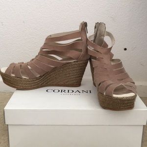 Cordani wedges in taupe